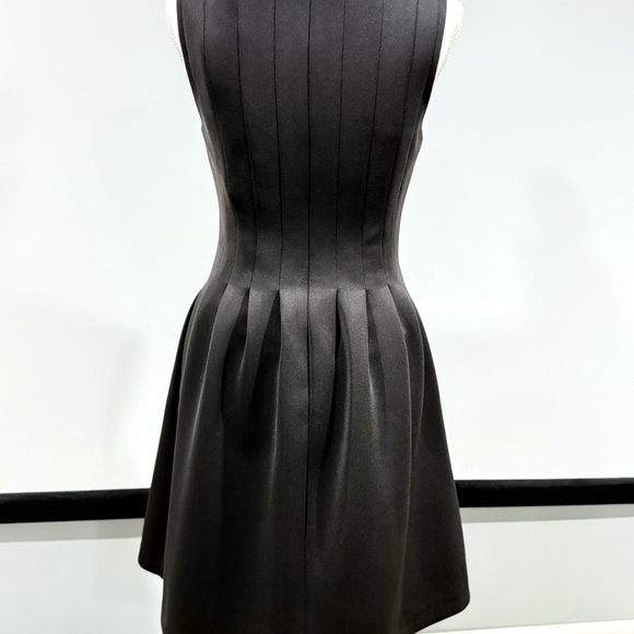 Vince Camuto Black Minimalist Fit and Flare Sleeveless Stretch Midi Dress Sz 6 - Picture 3 of 11